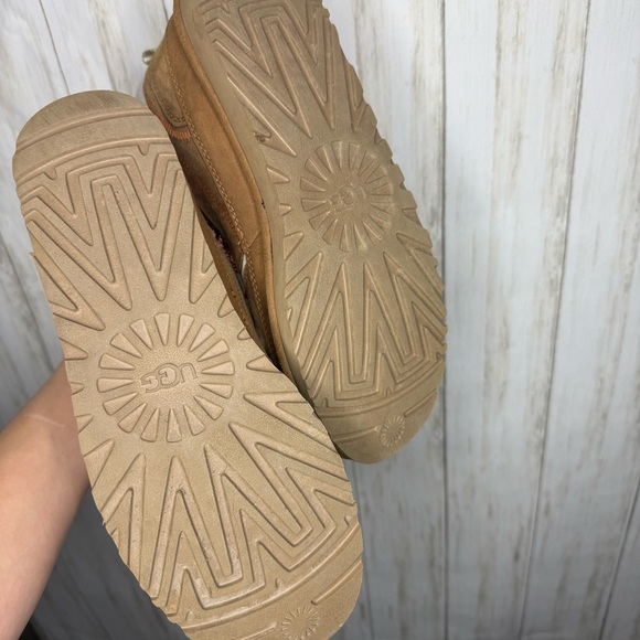 UGG Highland Tan and Cream 10 - Picture 7 of 8